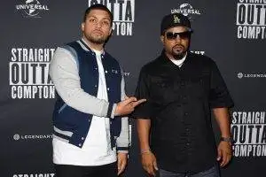 Ice Cube and one of his friends during an award party. 